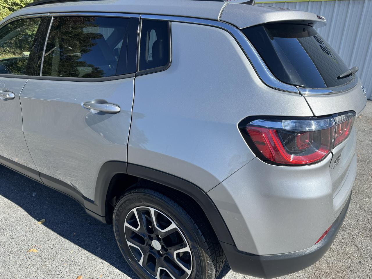 Jeep Compass Latitude w/Sun/Safety Pkg FWD 2022
