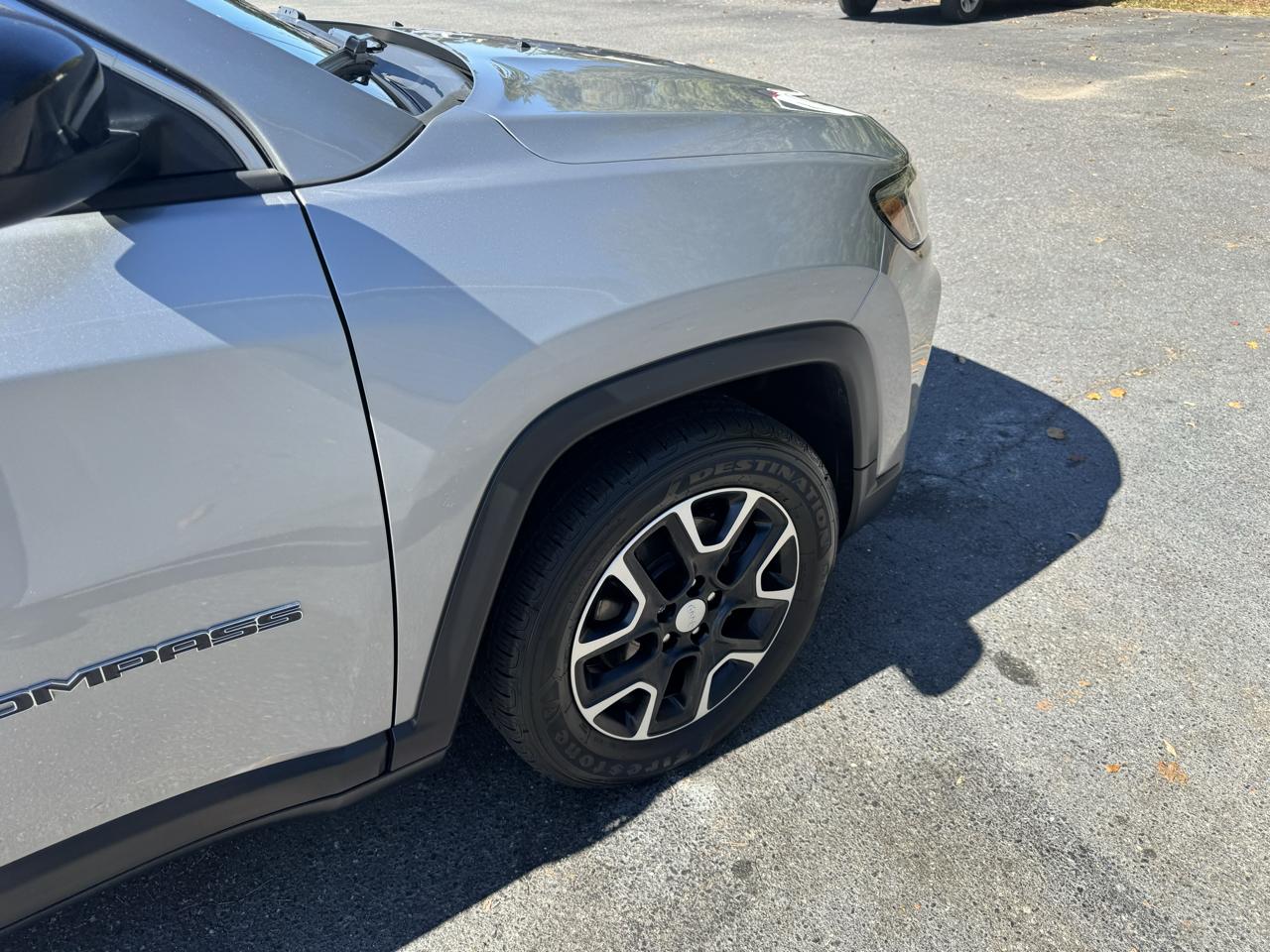 Jeep Compass Latitude w/Sun/Safety Pkg FWD 2022
