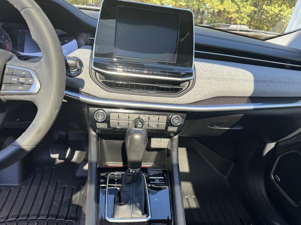 Jeep Compass Latitude w/Sun/Safety Pkg FWD 2022