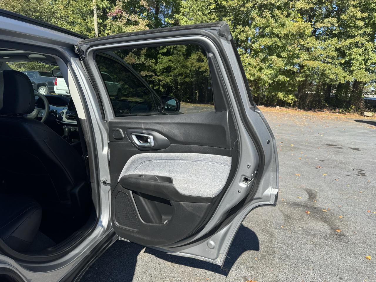 Jeep Compass Latitude w/Sun/Safety Pkg FWD 2022