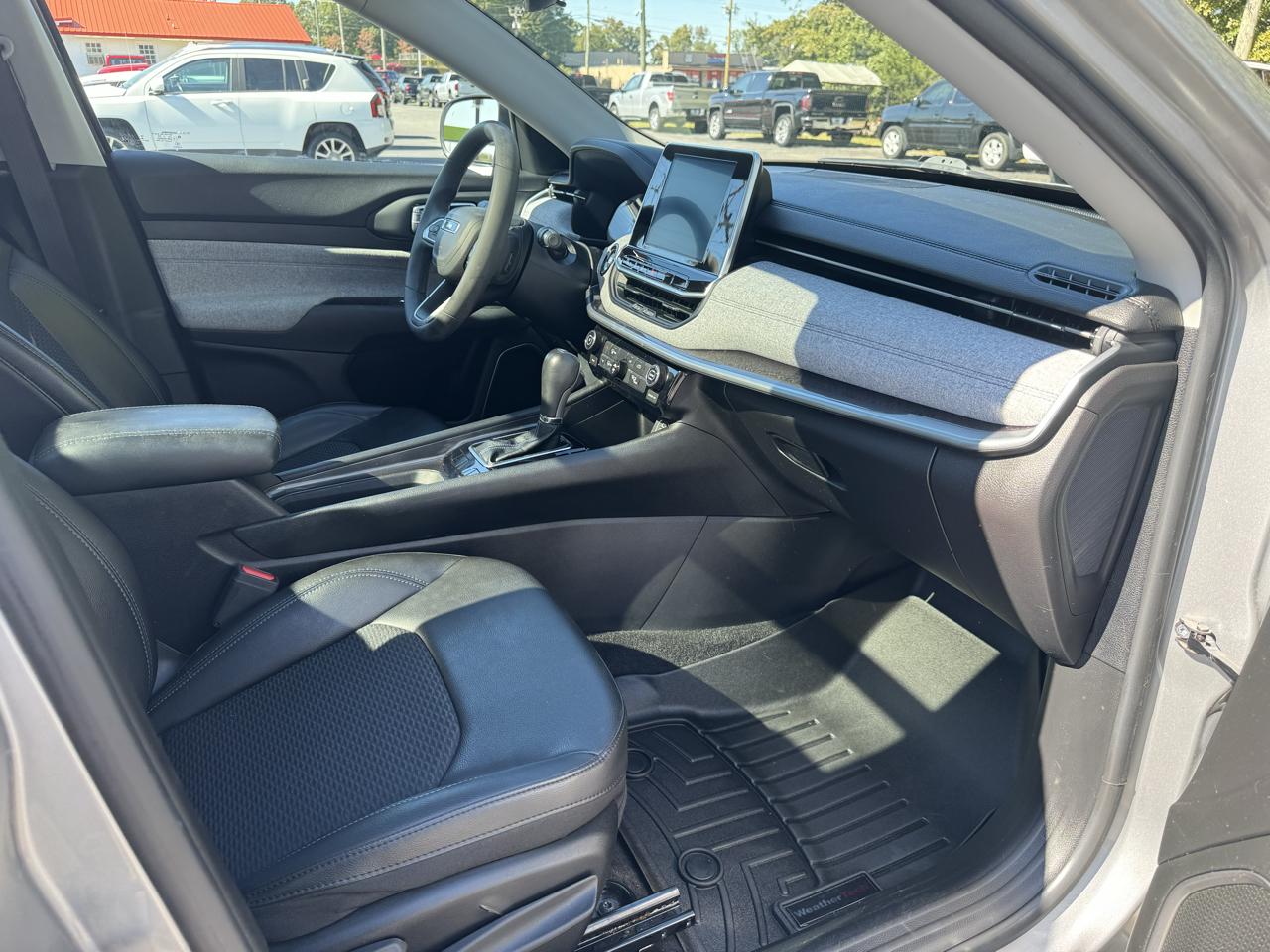 Jeep Compass Latitude w/Sun/Safety Pkg FWD 2022