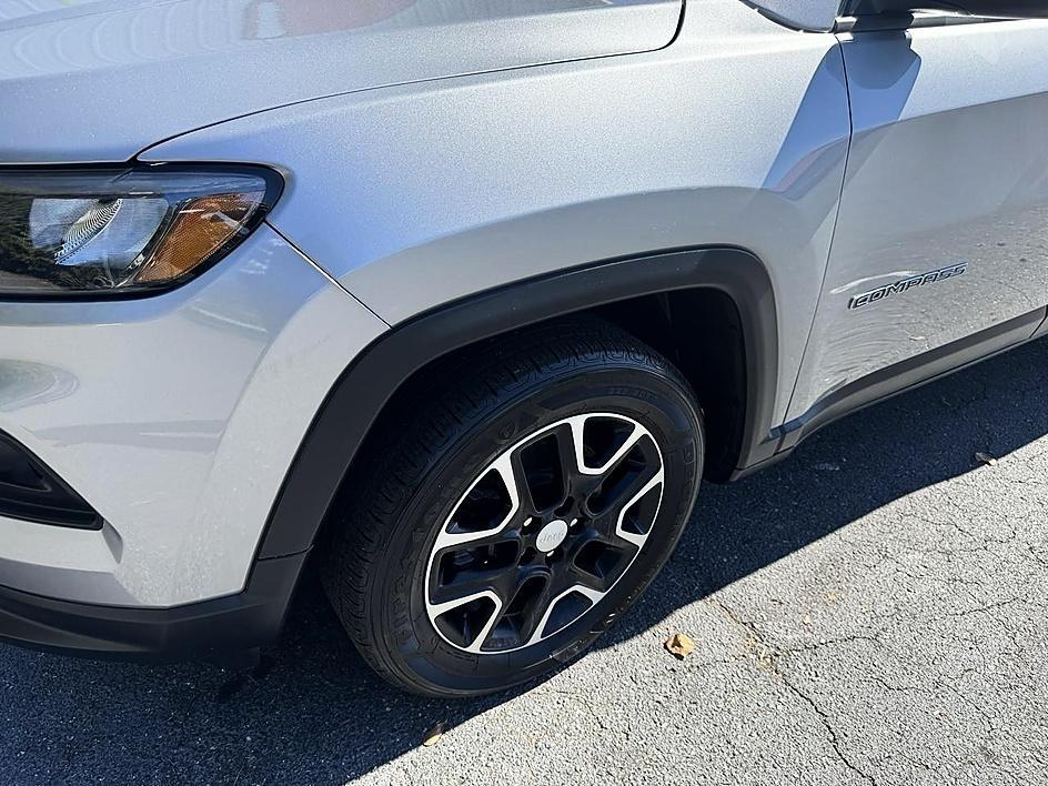 Jeep Compass Latitude w/Sun/Safety Pkg FWD 2022