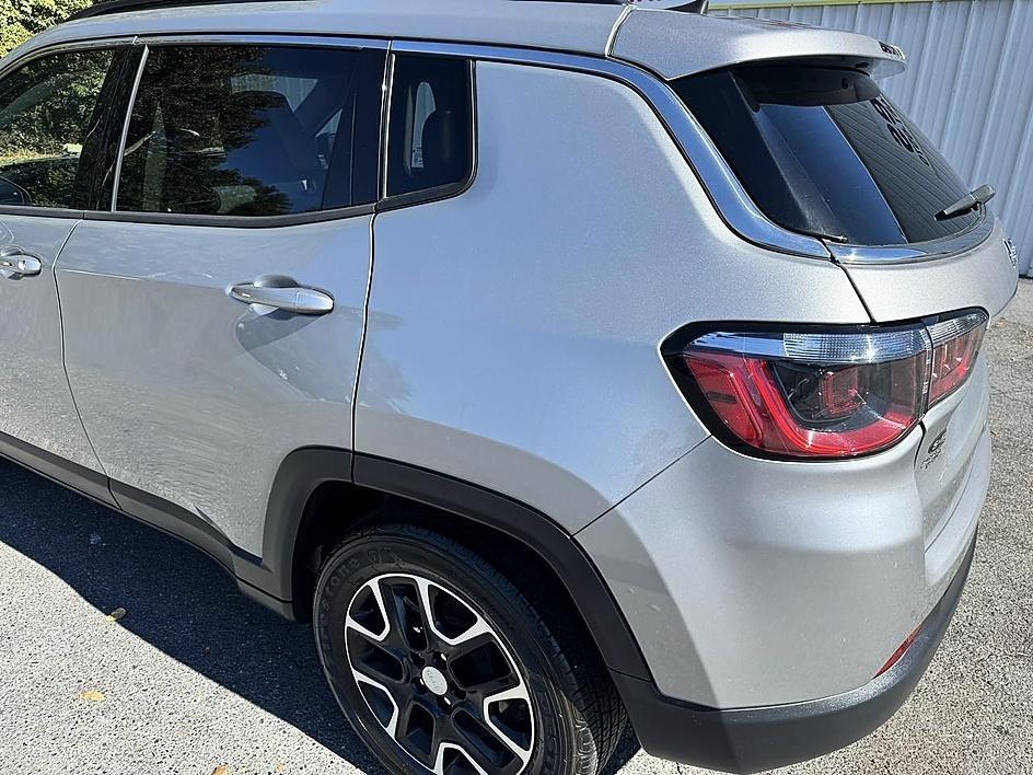 Jeep Compass Latitude w/Sun/Safety Pkg FWD 2022
