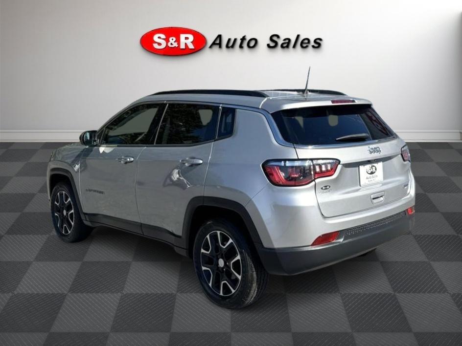 Jeep Compass Latitude w/Sun/Safety Pkg FWD 2022