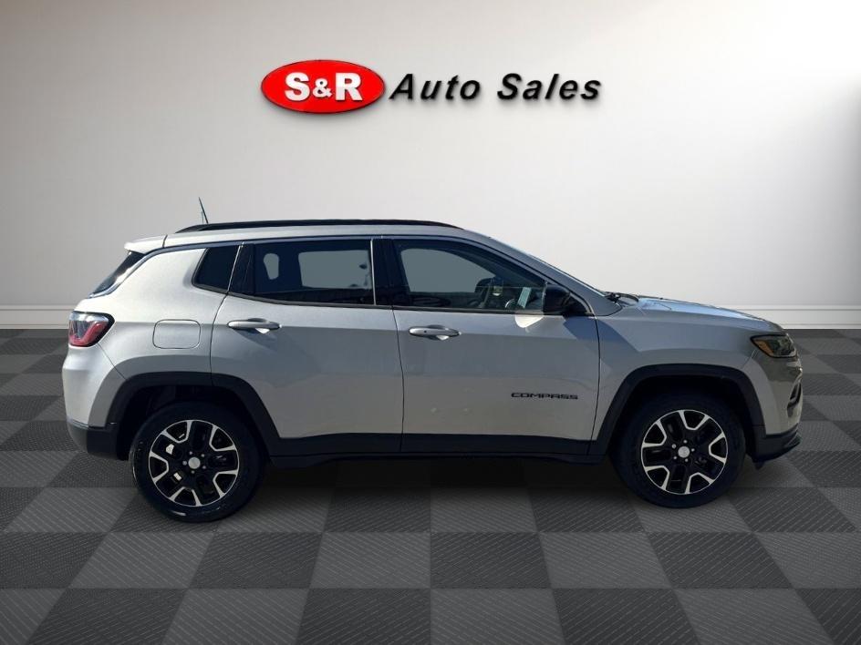 Jeep Compass Latitude w/Sun/Safety Pkg FWD 2022