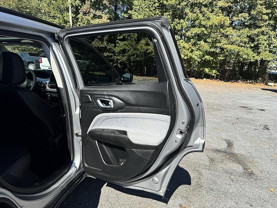 Jeep Compass Latitude w/Sun/Safety Pkg FWD 2022