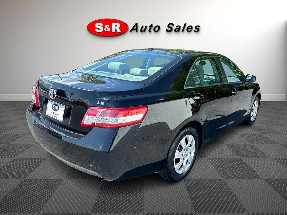 Toyota Camry 4dr Sdn I4 Man LE (Natl) 2011