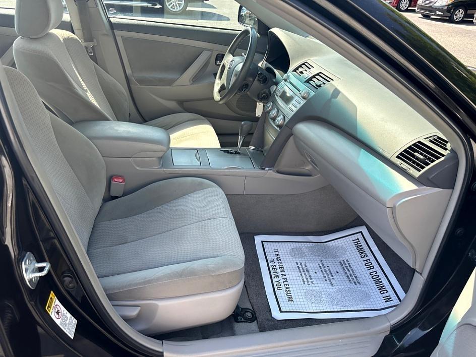 Toyota Camry 4dr Sdn I4 Man LE (Natl) 2011