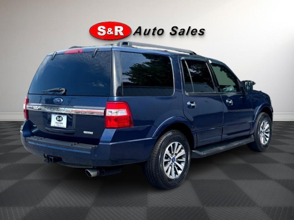 Ford Expedition 4dr XLT 4WD 2017
