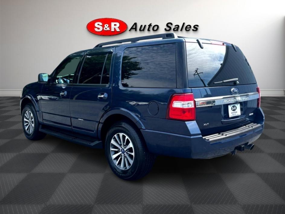 Ford Expedition 4dr XLT 4WD 2017