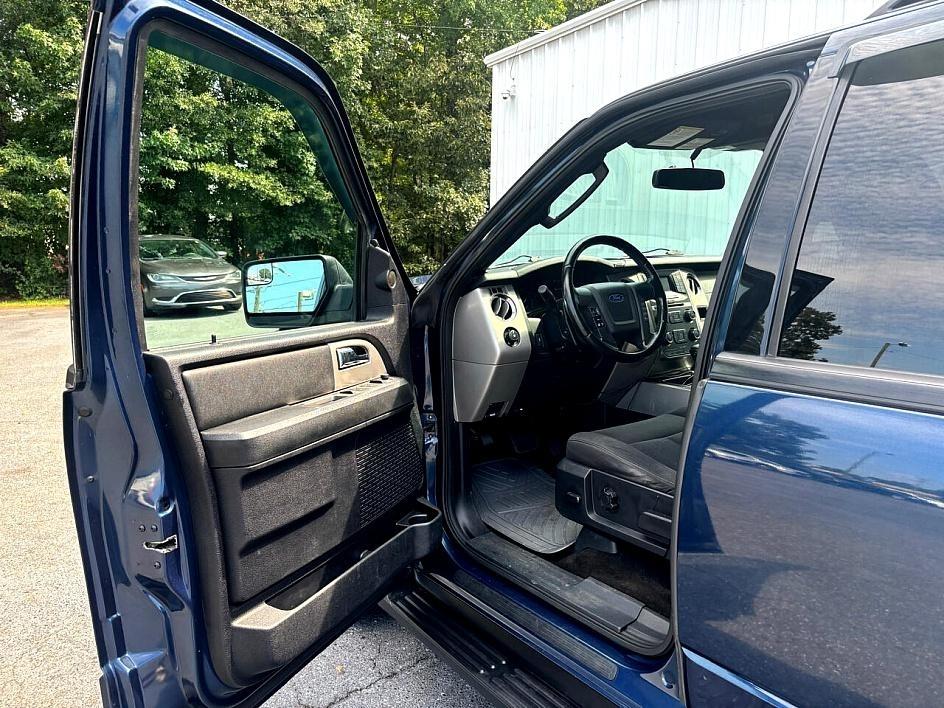 Ford Expedition 4dr XLT 4WD 2017