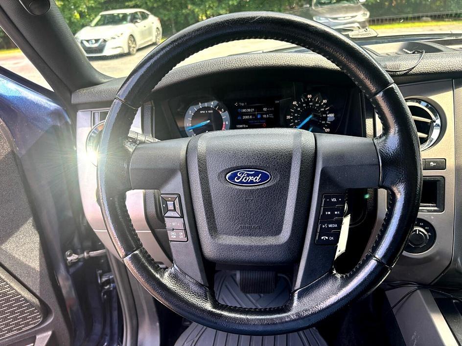 Ford Expedition 4dr XLT 4WD 2017