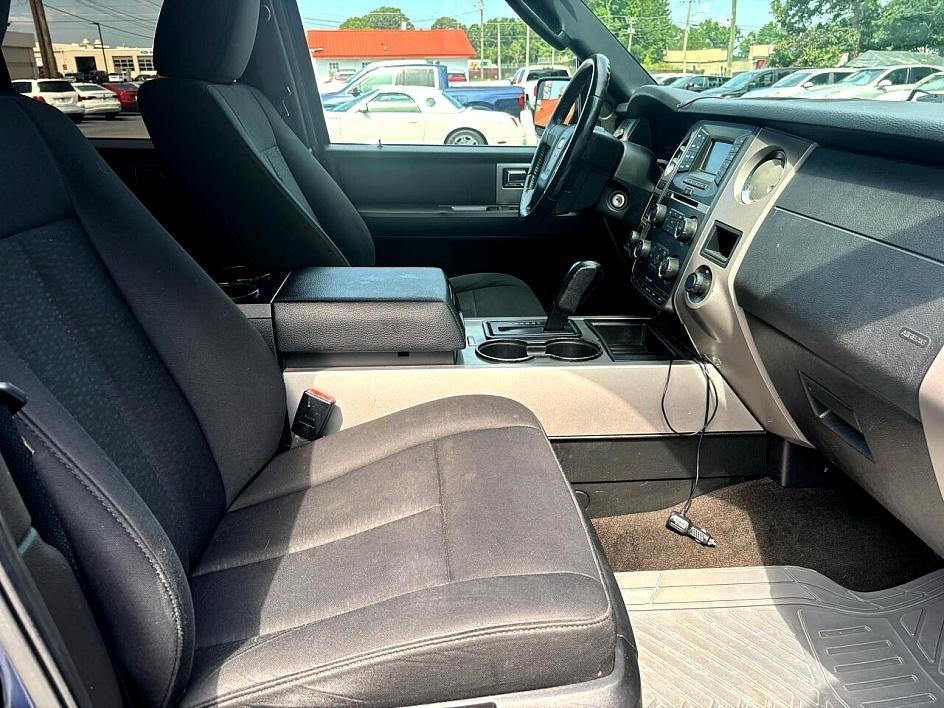 Ford Expedition 4dr XLT 4WD 2017