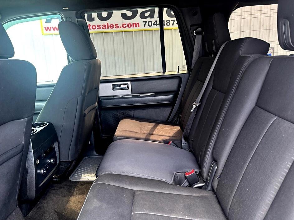 Ford Expedition 4dr XLT 4WD 2017