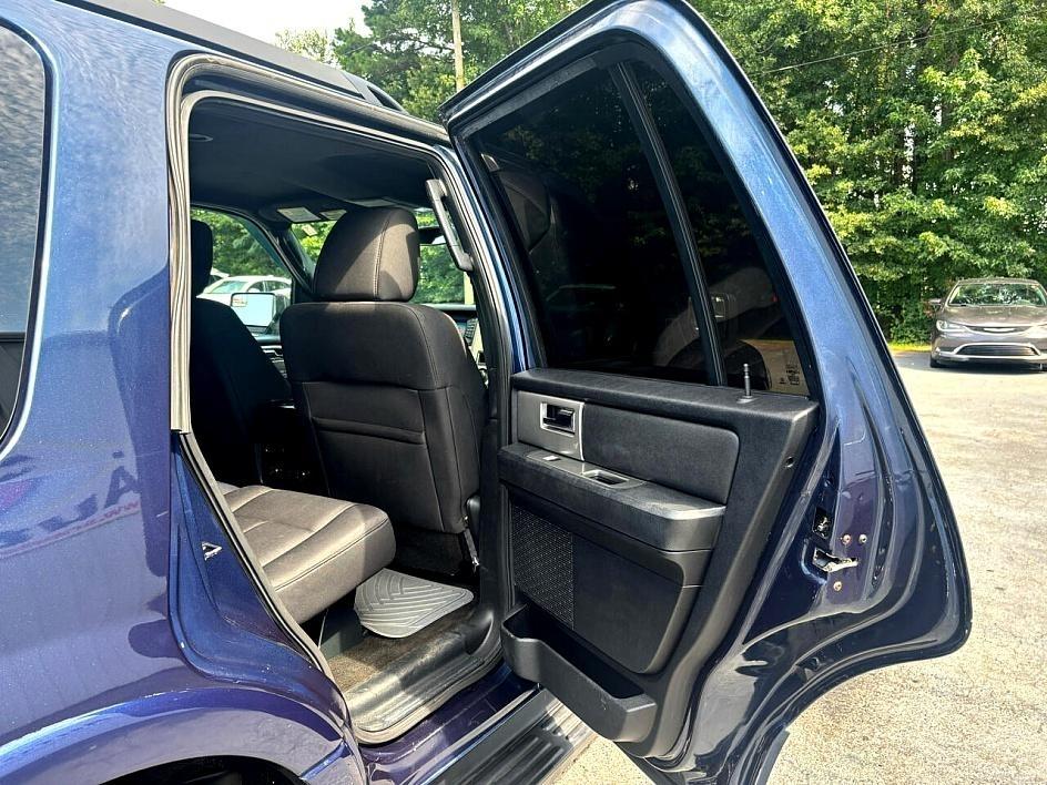 Ford Expedition 4dr XLT 4WD 2017
