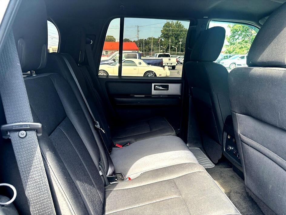 Ford Expedition 4dr XLT 4WD 2017