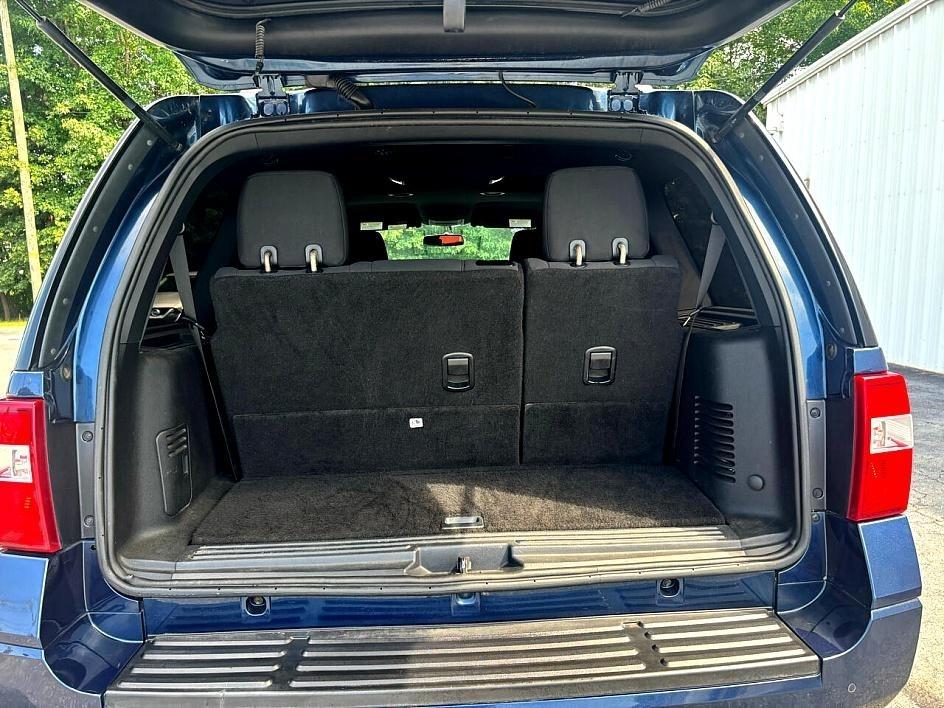 Ford Expedition 4dr XLT 4WD 2017