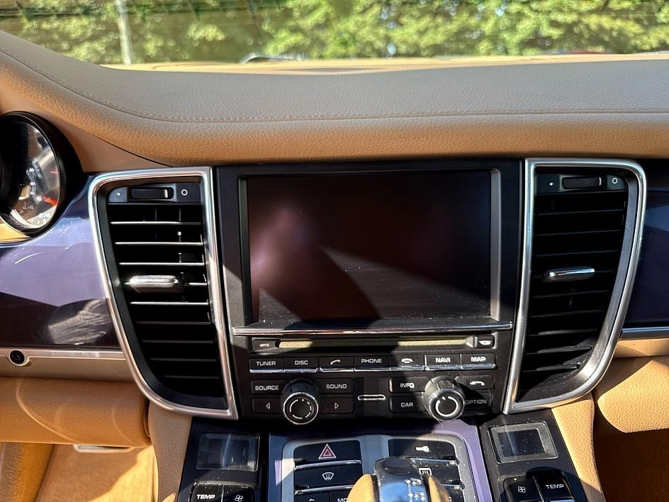 Porsche Panamera 4dr HB 2011