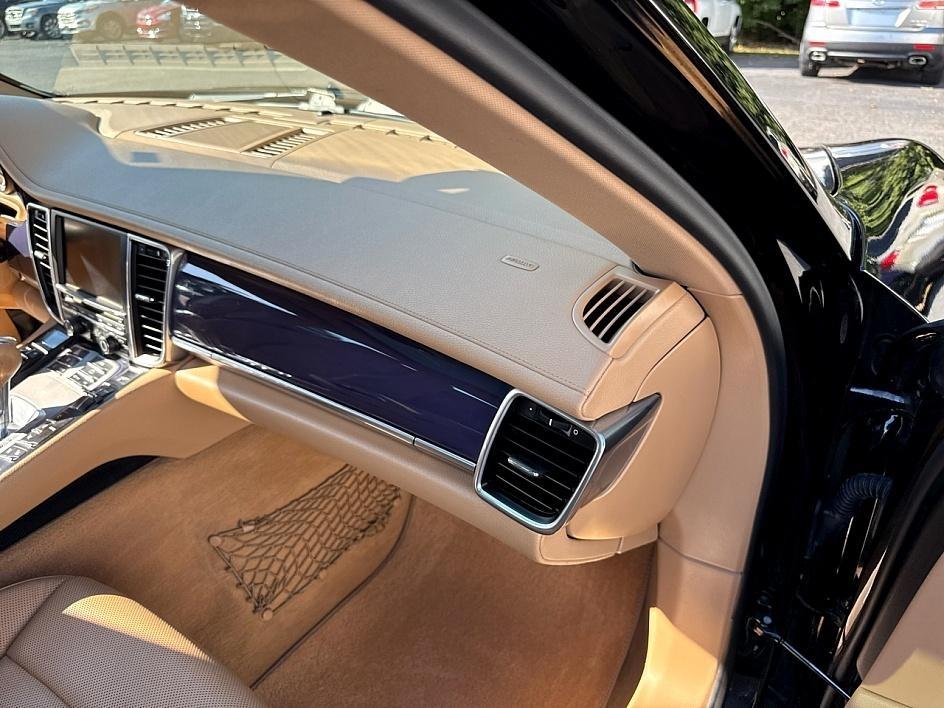 Porsche Panamera 4dr HB 2011