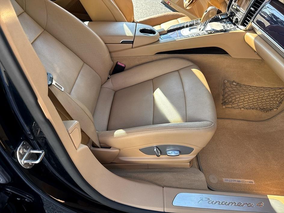 Porsche Panamera 4dr HB 2011