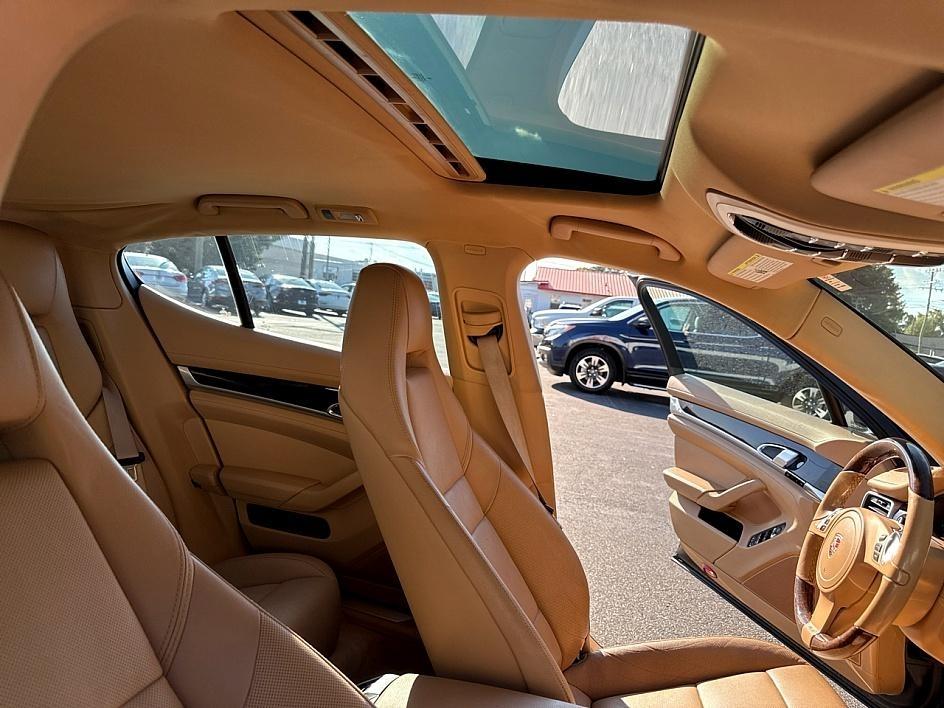 Porsche Panamera 4dr HB 2011