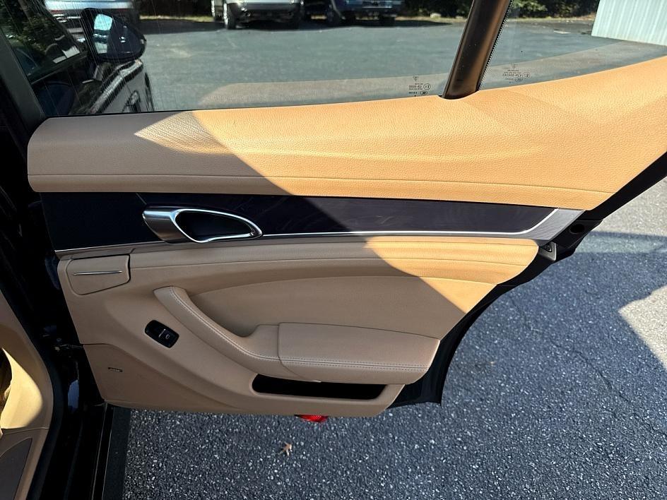 Porsche Panamera 4dr HB 2011