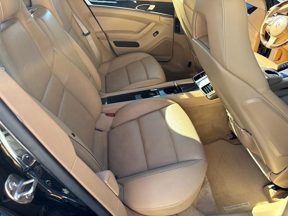Porsche Panamera 4dr HB 2011