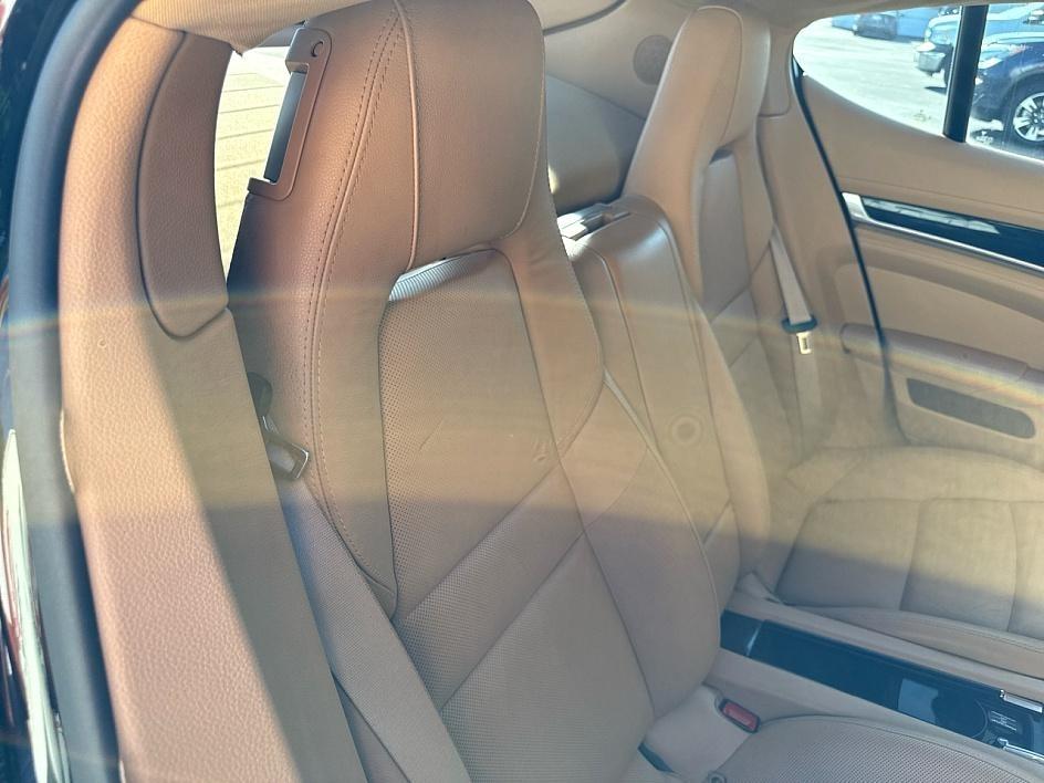 Porsche Panamera 4dr HB 2011