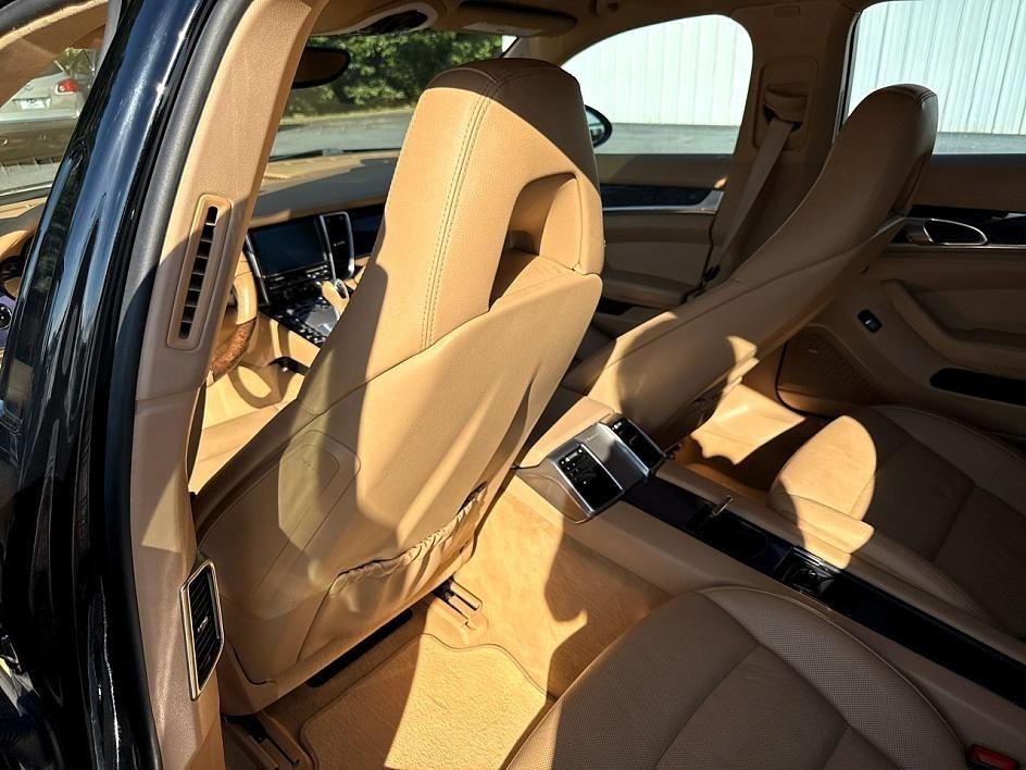 Porsche Panamera 4dr HB 2011