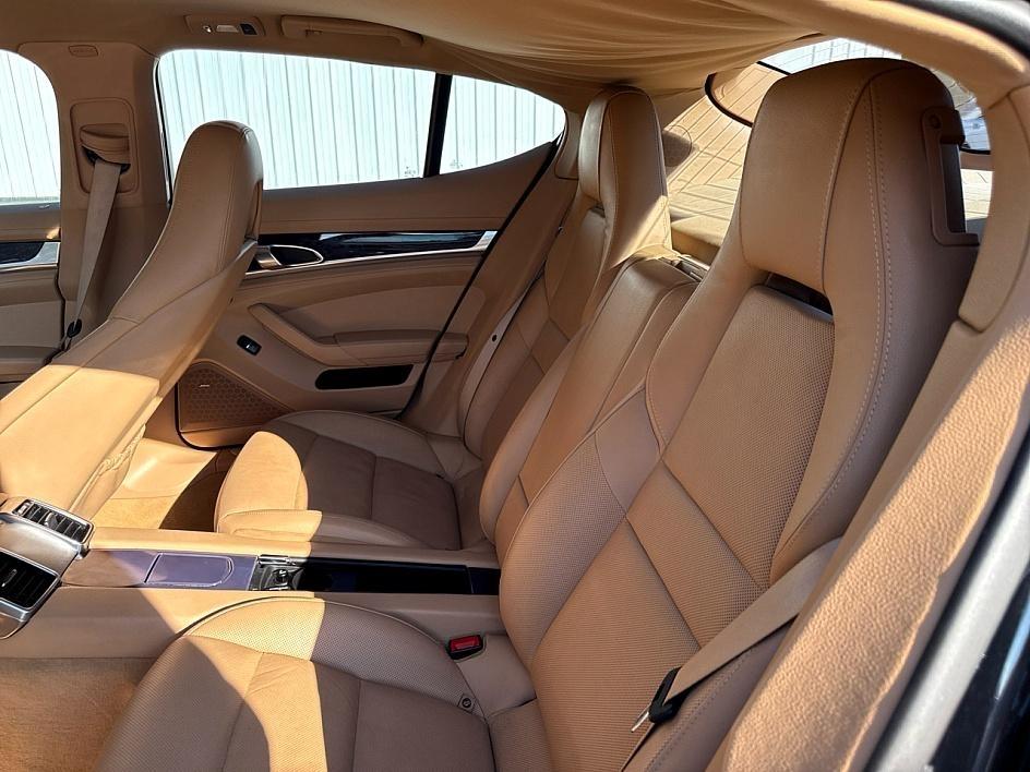 Porsche Panamera 4dr HB 2011