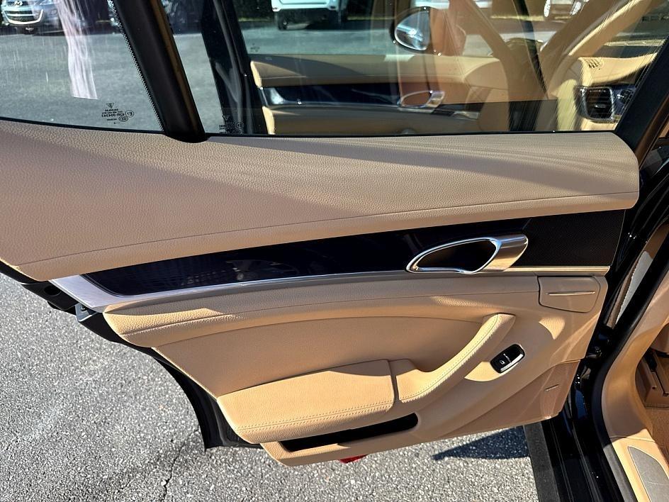 Porsche Panamera 4dr HB 2011