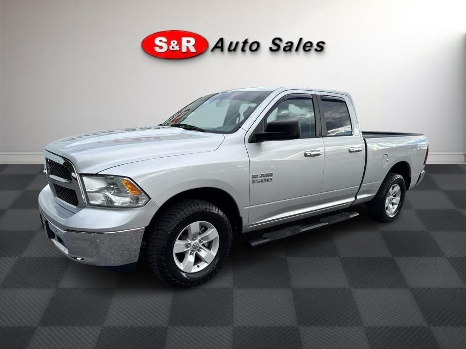 RAM 1500 4WD Quad Cab 140.5" SLT 2016