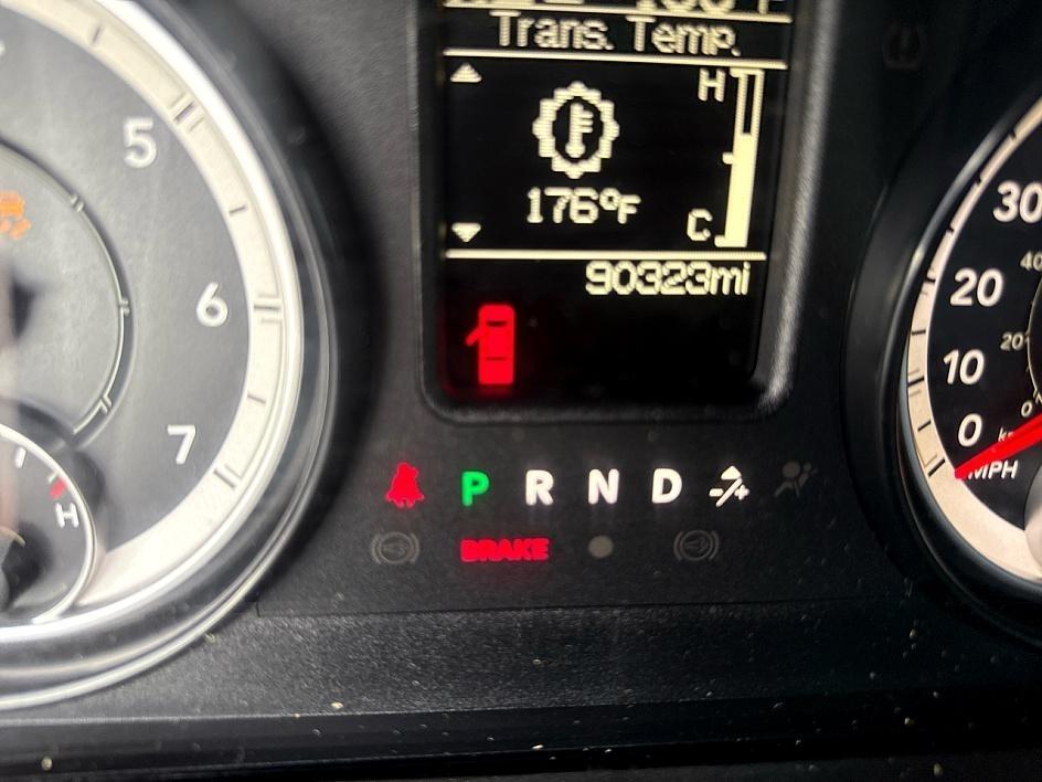 RAM 1500 4WD Quad Cab 140.5" SLT 2016