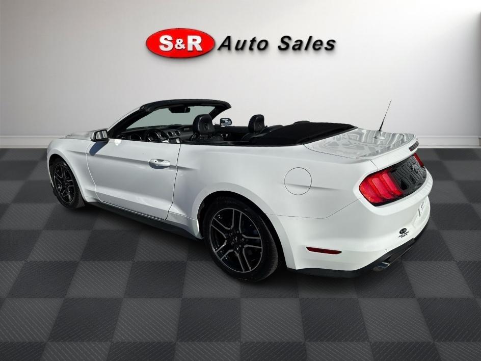 Ford Mustang EcoBoost Convertible 2022