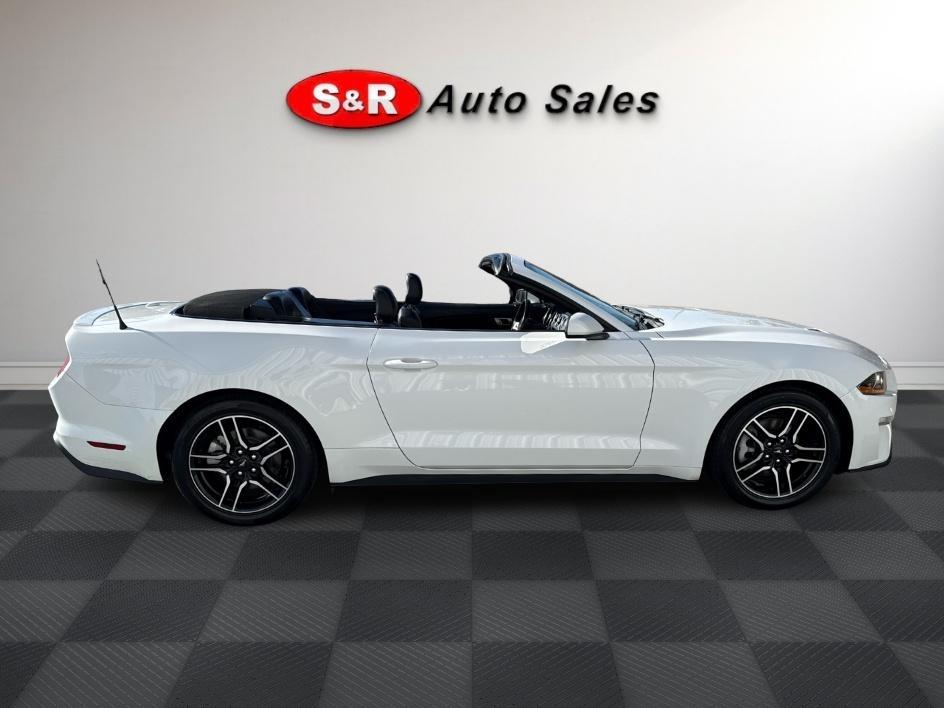 Ford Mustang EcoBoost Convertible 2022