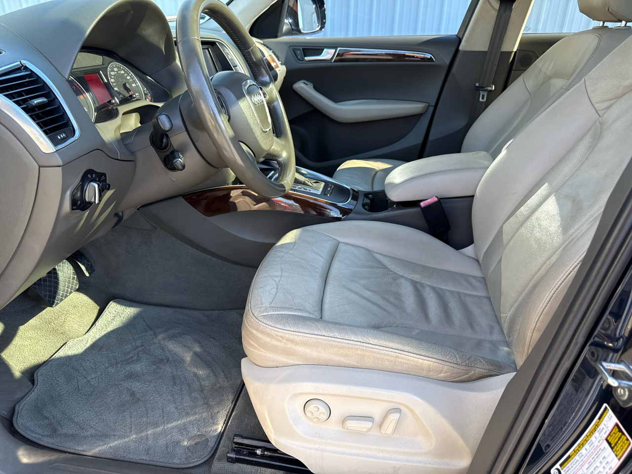 Audi Q5 quattro 4dr 2.0T Premium Plus 2011