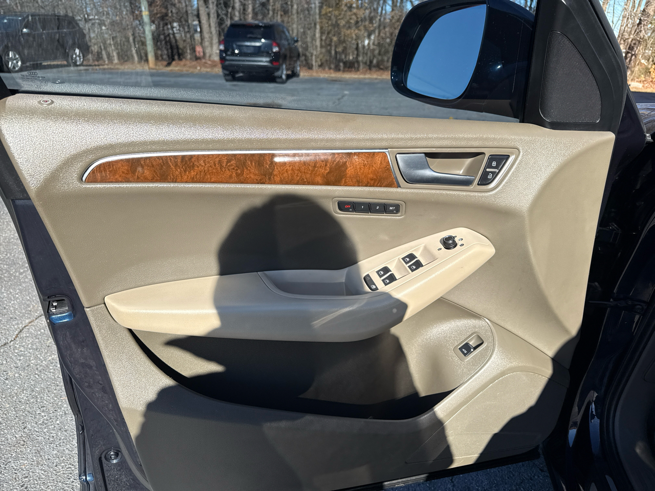 Audi Q5 quattro 4dr 2.0T Premium Plus 2011