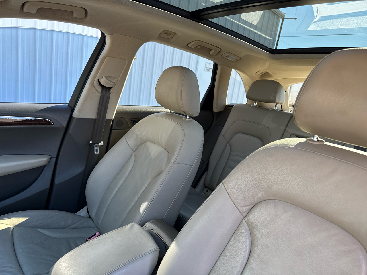 Audi Q5 quattro 4dr 2.0T Premium Plus 2011