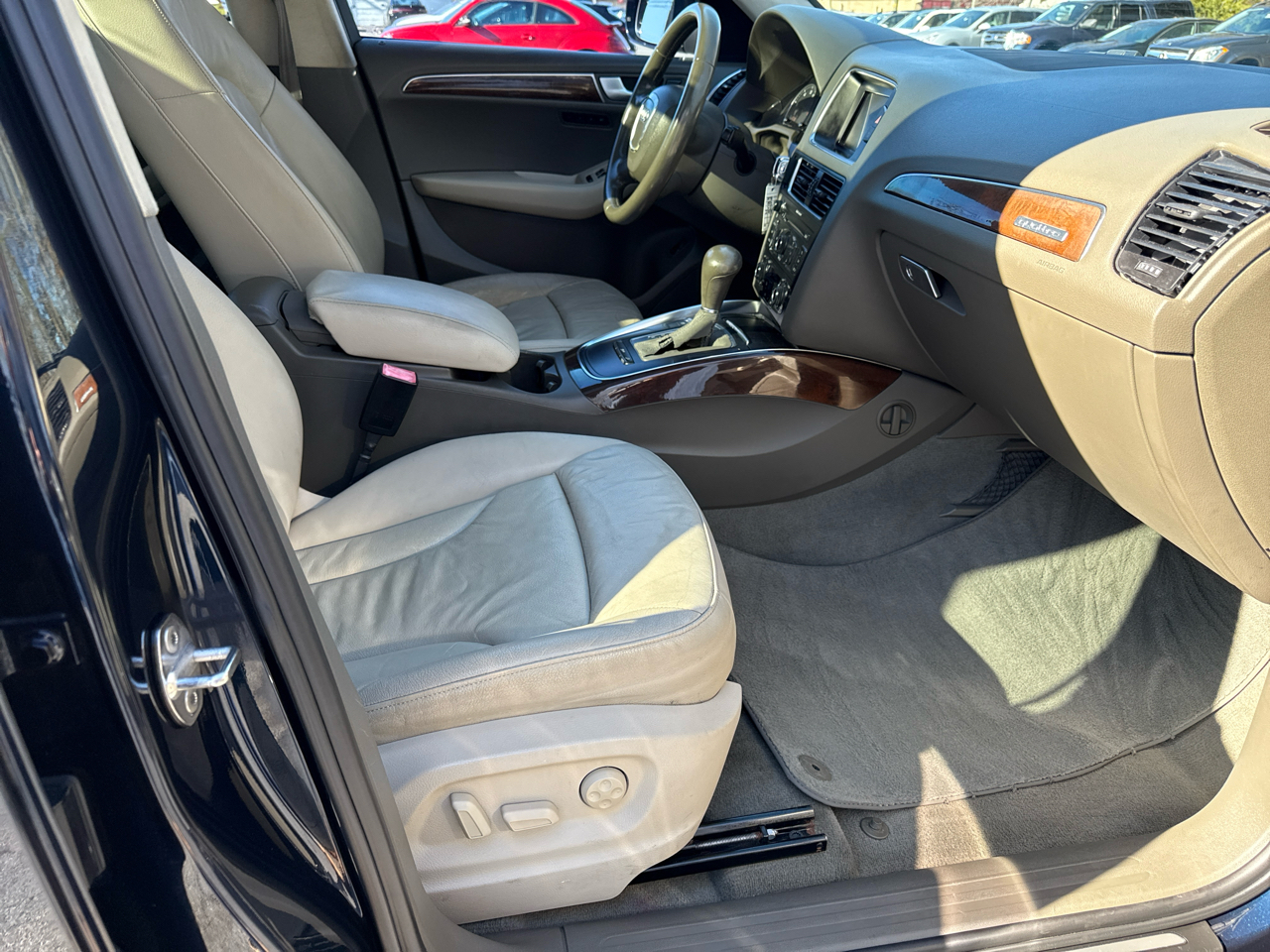 Audi Q5 quattro 4dr 2.0T Premium Plus 2011