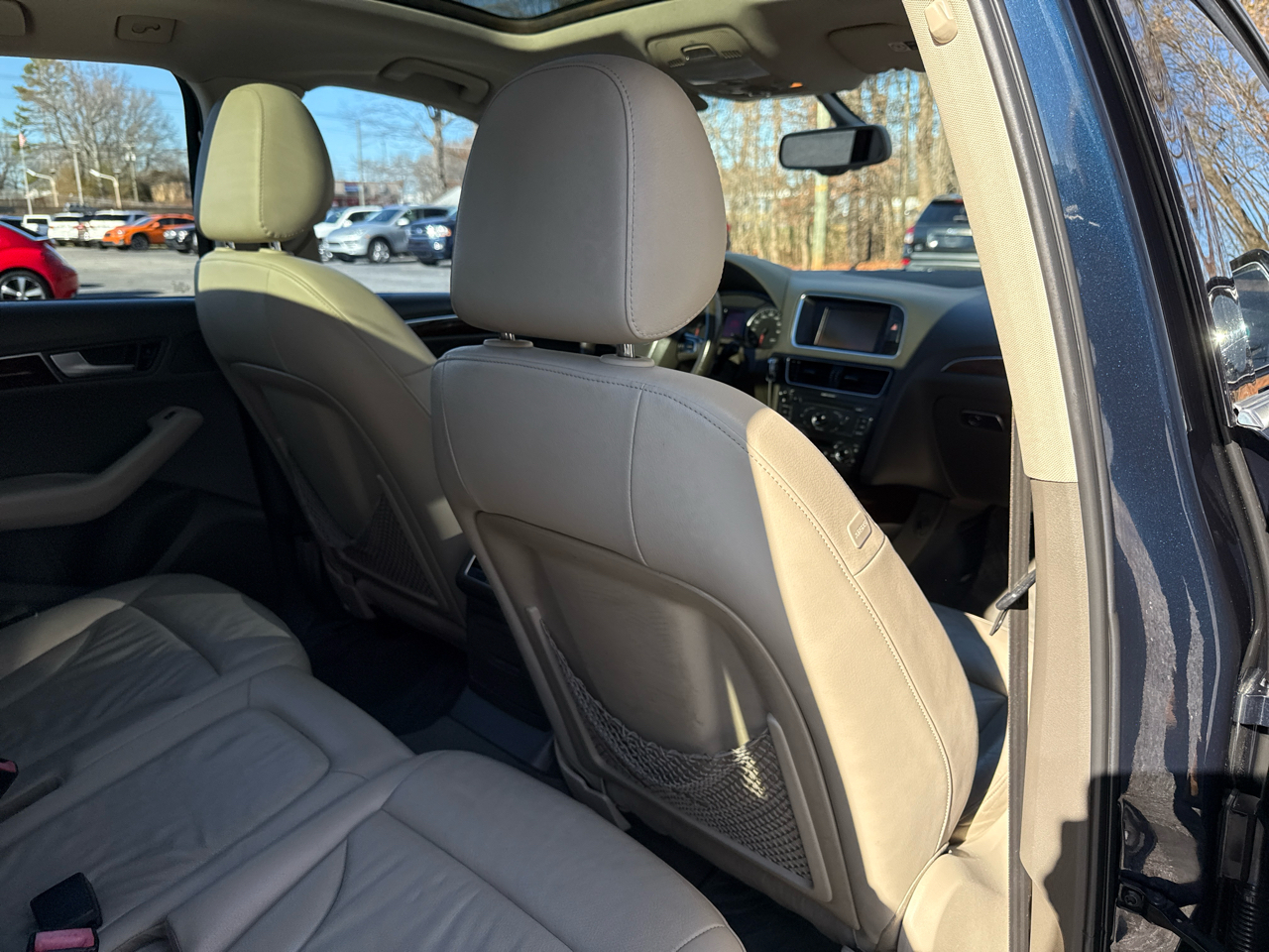 Audi Q5 quattro 4dr 2.0T Premium Plus 2011