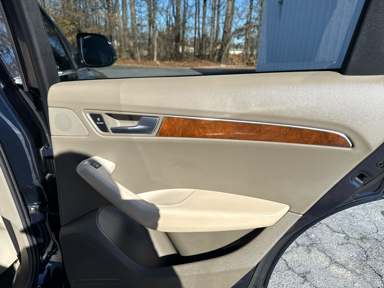 Audi Q5 quattro 4dr 2.0T Premium Plus 2011