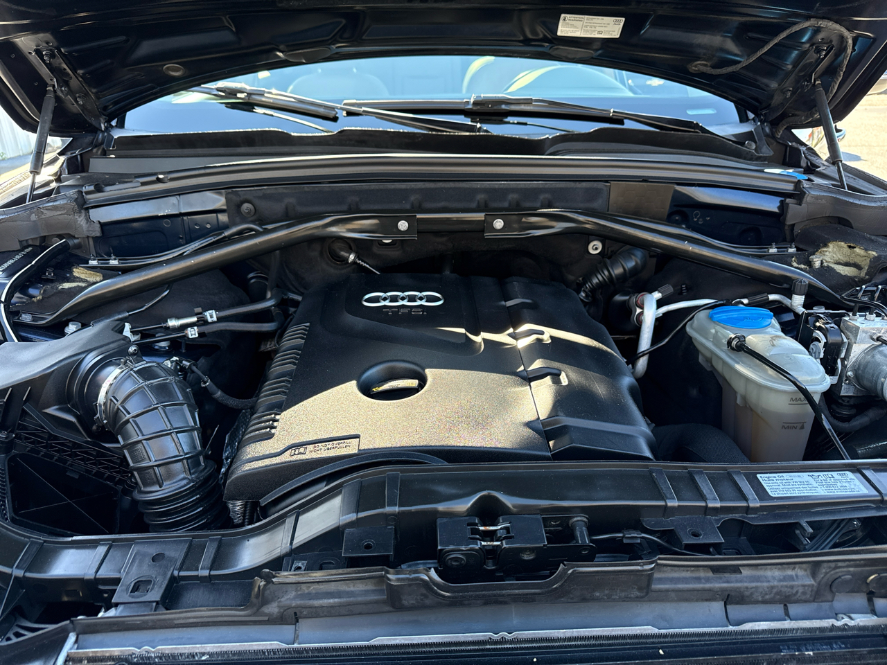 Audi Q5 quattro 4dr 2.0T Premium Plus 2011