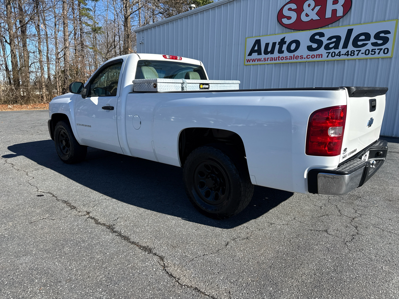 Chevrolet Silverado 1500 2WD Reg Cab 133.0" Work Truck 2008
