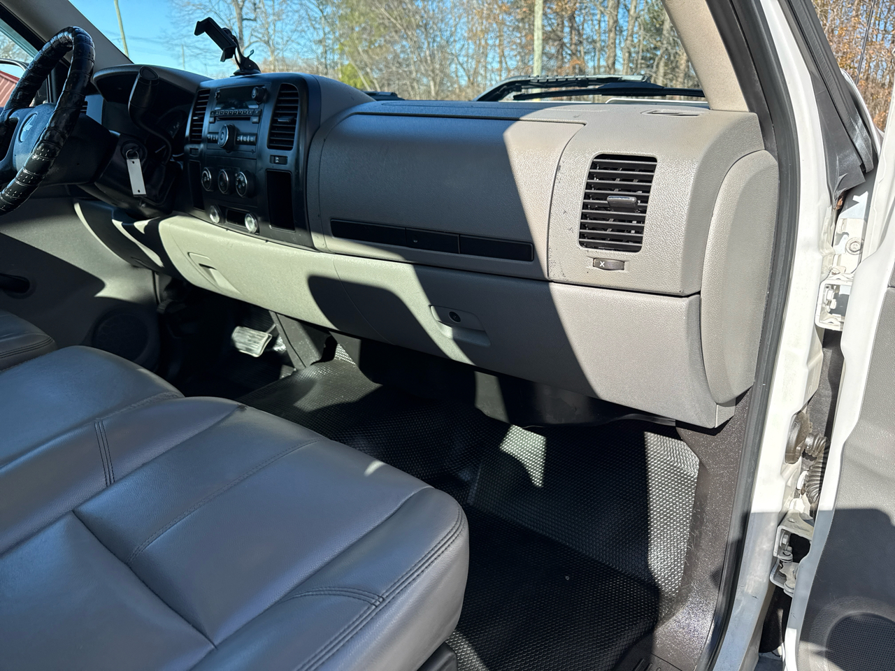 Chevrolet Silverado 1500 2WD Reg Cab 133.0" Work Truck 2008