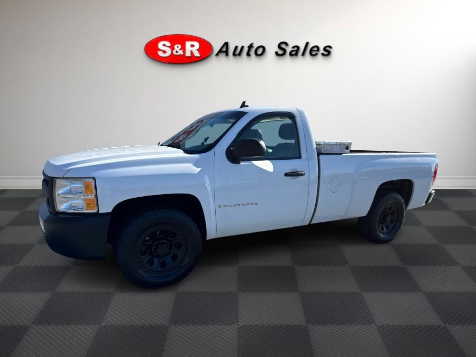 Chevrolet Silverado 1500 2WD Reg Cab 133.0" Work Truck 2008