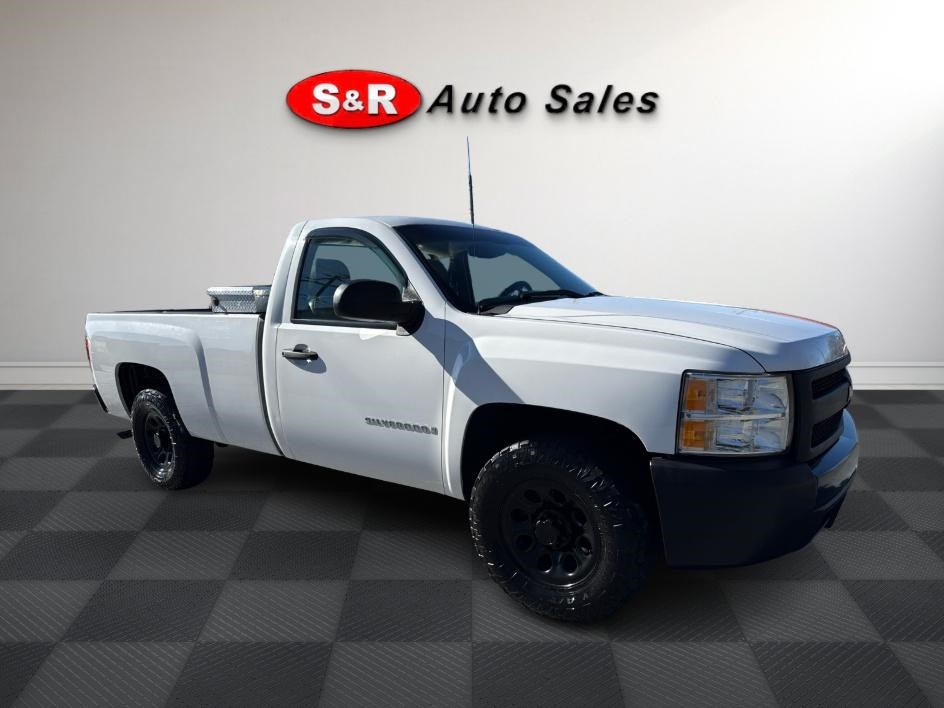 Chevrolet Silverado 1500 2WD Reg Cab 133.0" Work Truck 2008
