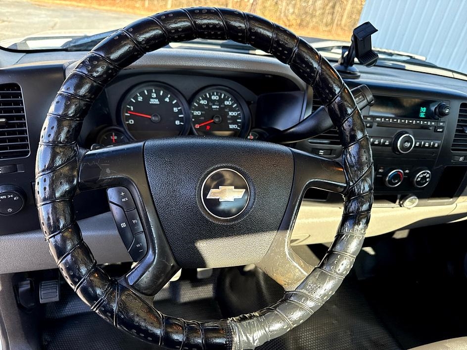 Chevrolet Silverado 1500 2WD Reg Cab 133.0" Work Truck 2008