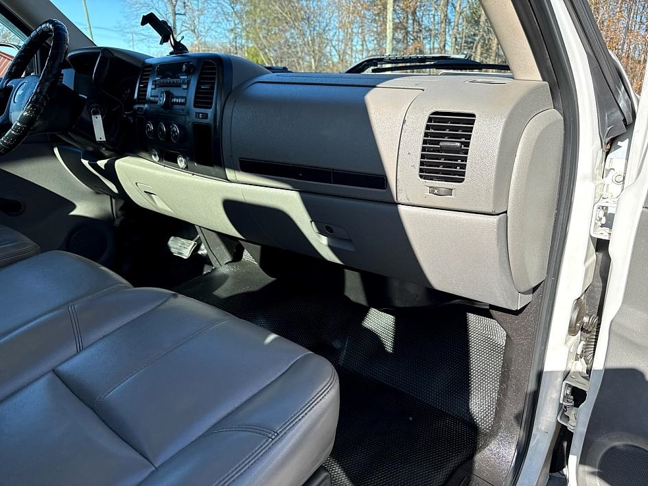 Chevrolet Silverado 1500 2WD Reg Cab 133.0" Work Truck 2008