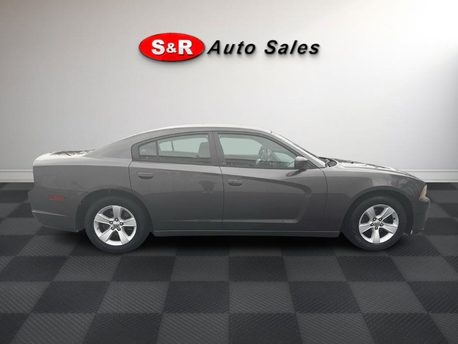 Dodge Charger 4dr Sdn SE RWD 2013
