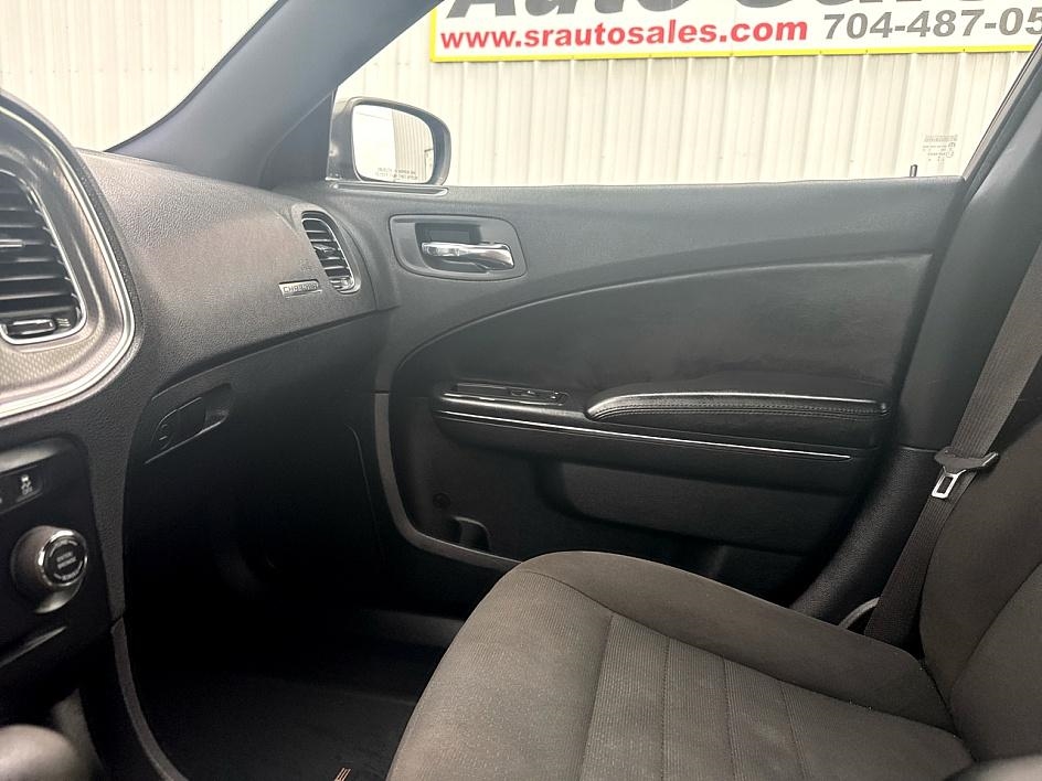 Dodge Charger 4dr Sdn SE RWD 2013